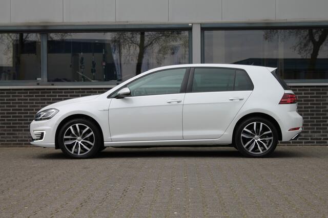 Volkswagen e-Golf E-DITION - Nieuwstaat - Warmtepomp - Virtual Cockpit - Stoelverw
