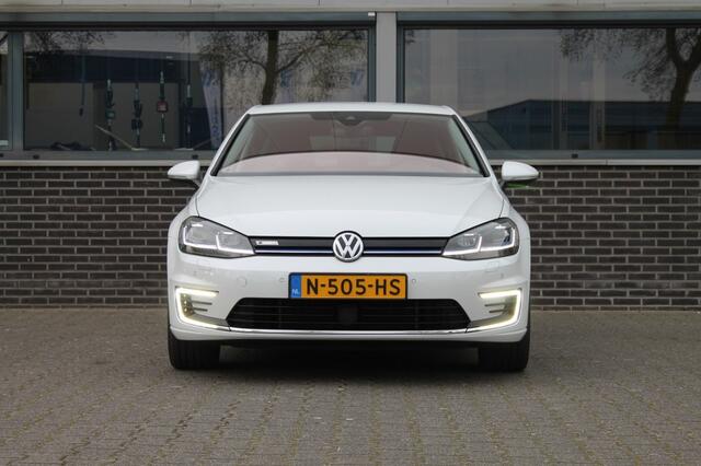Volkswagen e-Golf E-DITION - Nieuwstaat - Warmtepomp - Virtual Cockpit - Stoelverw
