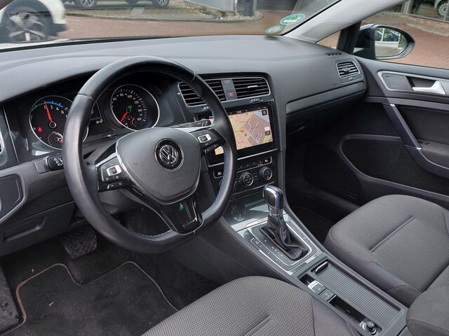 Volkswagen e-Golf e-Golf 136pk Automaat 5-Deurs | Warmtepomp | Navi | Apple Carplay+Android Auto | Clima | Adap. Cruise | Led Koplampen | Pdc V+A | Stoelverwarming | Privacy Glass | 17''lm | Trekhaak