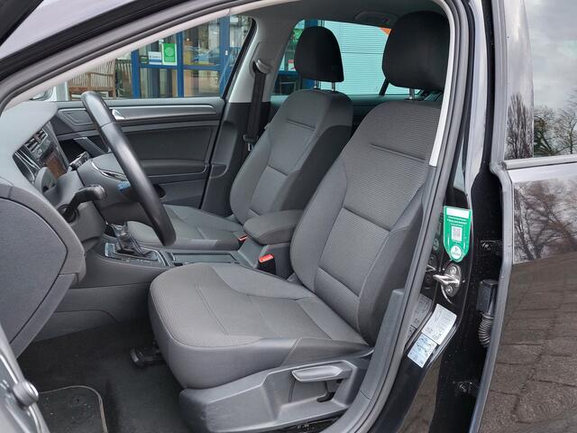 Volkswagen e-Golf e-Golf 136pk Automaat 5-Deurs | Warmtepomp | Navi | Apple Carplay+Android Auto | Clima | Adap. Cruise | Led Koplampen | Pdc V+A | Stoelverwarming | Privacy Glass | 17''lm | Trekhaak