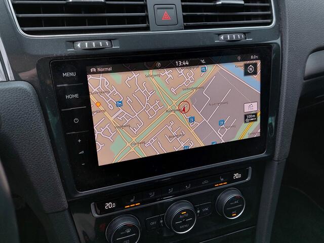 Volkswagen e-Golf e-Golf 136pk Automaat 5-Deurs | Warmtepomp | Navi | Apple Carplay+Android Auto | Clima | Adap. Cruise | Led Koplampen | Pdc V+A | Stoelverwarming | Privacy Glass | 17''lm | Trekhaak