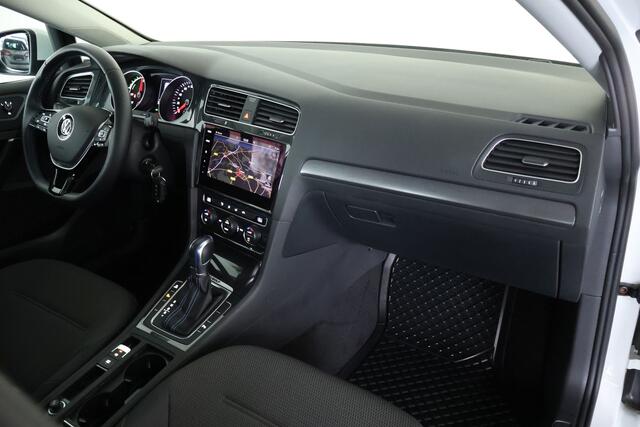 Volkswagen e-Golf e-Golf / Navi / ACC / CarPlay / LED