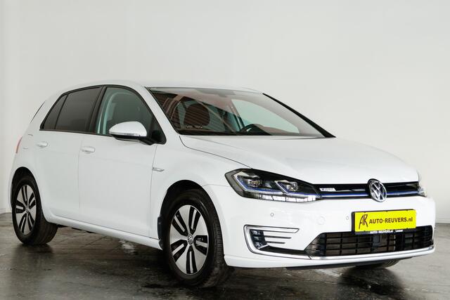 Volkswagen e-Golf e-Golf / Navi / ACC / CarPlay / LED