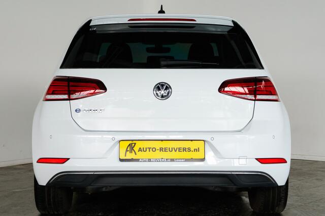 Volkswagen e-Golf e-Golf / Navi / ACC / CarPlay / LED