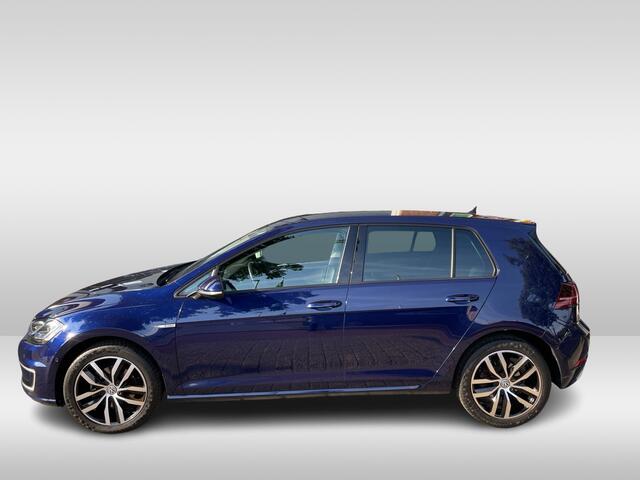 Volkswagen e-Golf e-Golf | warmtepomp | lichtmetalen wielen | virtual cockpit |