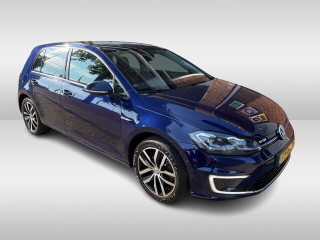 Volkswagen e-Golf e-Golf | warmtepomp | lichtmetalen wielen | virtual cockpit |
