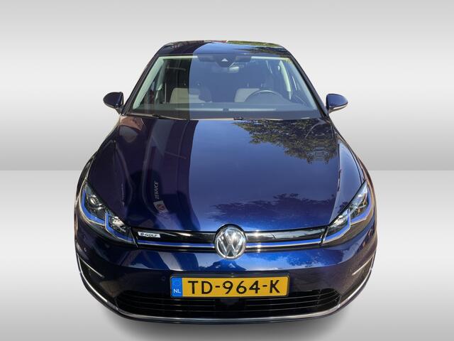 Volkswagen e-Golf e-Golf | warmtepomp | lichtmetalen wielen | virtual cockpit |