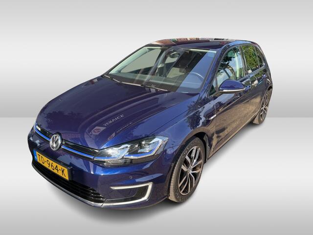 Volkswagen e-Golf e-Golf | warmtepomp | lichtmetalen wielen | virtual cockpit |
