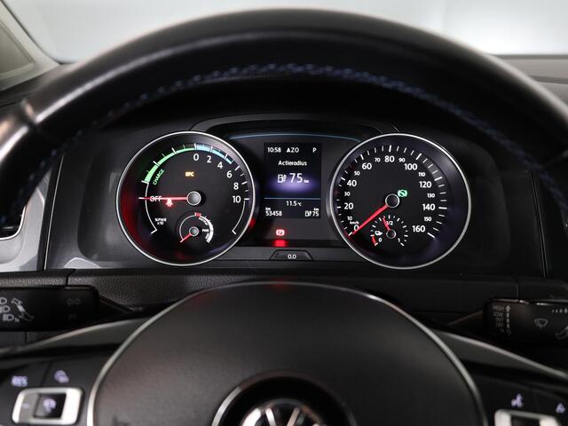 Volkswagen e-Golf E-DITION 136 pk | Navigatie | Warmtepomp | Parkeersensoren | Achteruitrijcamera | Apple Carplay/Android Auto | LED koplampen |