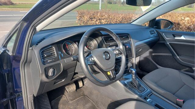 Volkswagen e-Golf e-Golf CLIMA/NAVI/AUTOMAAT/LED 100605 KM BJ 2018