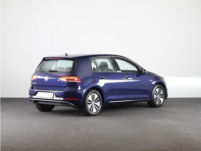 Volkswagen e-Golf E-DITION 136 pk | Navigatie | Warmtepomp | Parkeersensoren | Adaptieve cruise control | Autom. airco |