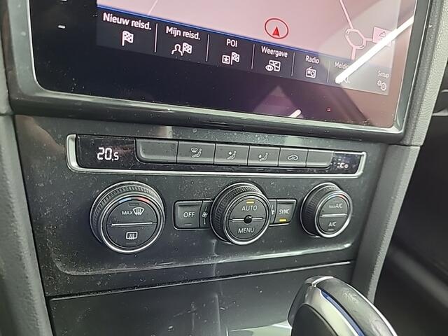 Volkswagen e-Golf e-Golf (136 PK) 1e-EIg. @ Dealer-Onderh. BOVAG-Garantie. NL-Auto. Navigatie/Apple-Carplay/Android-Auto, Adaptive-Cruisecontrol, Parkeersensoren-V+A, Airco, Skiluik, Lm-Velgen-16Inch Privacy-Glas