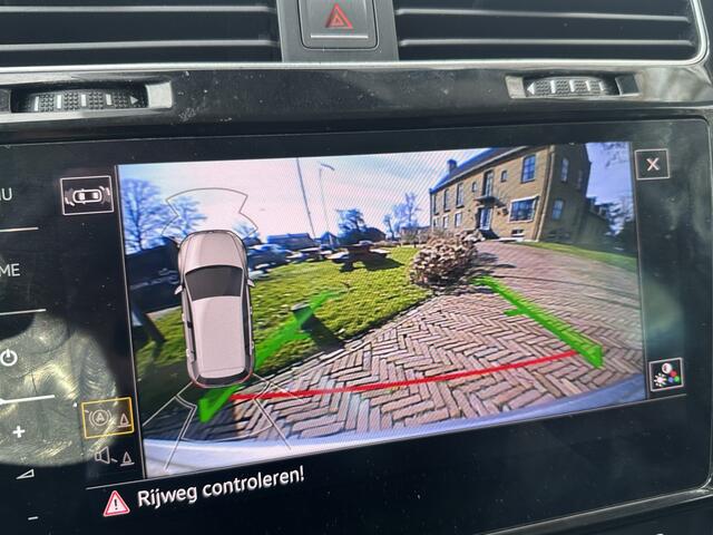 Volkswagen e-Golf e-Golf INCL BTW * Leer * camera * nl auto