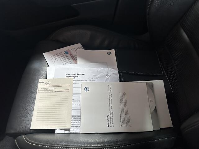 Volkswagen e-Golf e-Golf INCL BTW * Leer * camera * nl auto