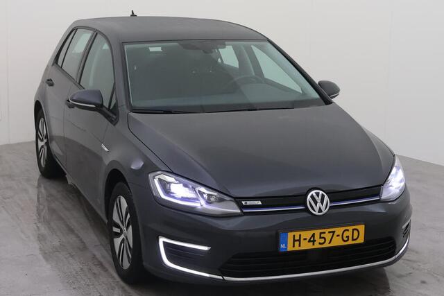 Volkswagen e-Golf E-DITION Digitaal dashboard / App-connect / Parkeersensoren / Clima / LED / Voorruitverwarming