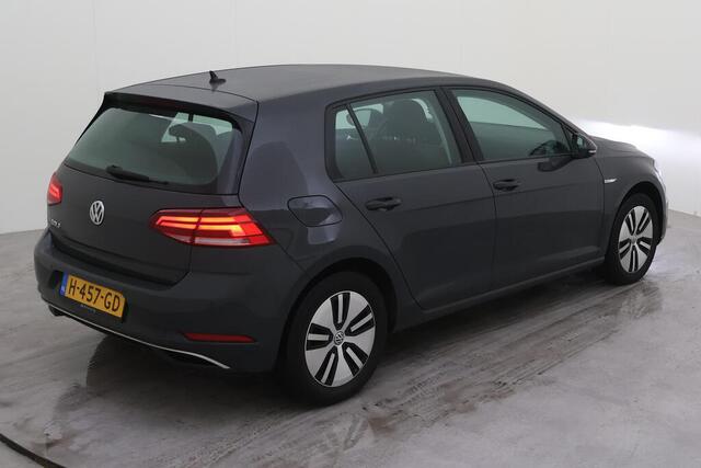 Volkswagen e-Golf E-DITION Digitaal dashboard / App-connect / Parkeersensoren / Clima / LED / Voorruitverwarming