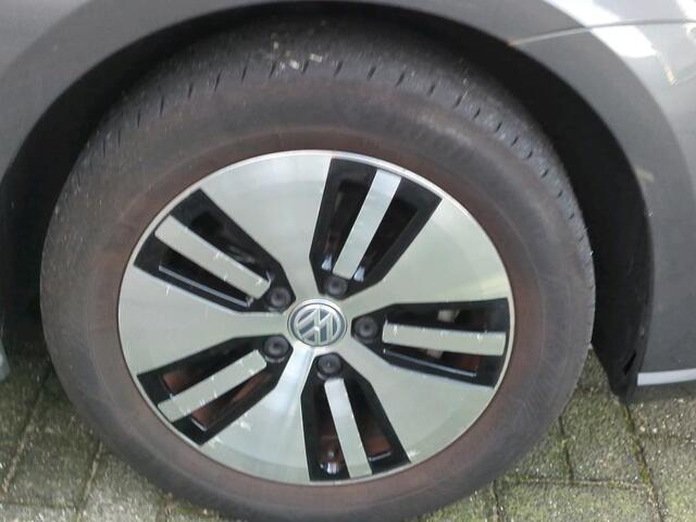 Volkswagen e-Golf E-DITION Metallic/ Led/ clima/ Navi/ Parkeersensoren/ 16 lmv