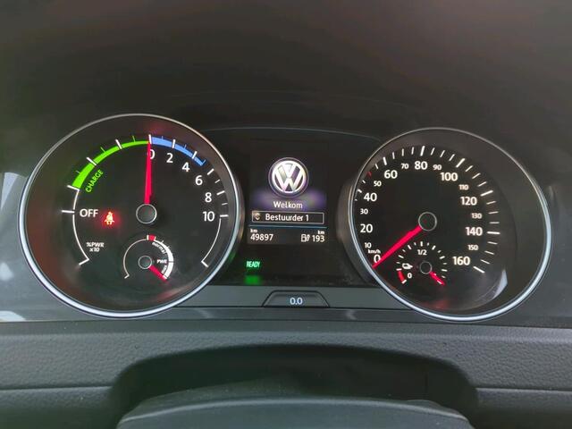 Volkswagen e-Golf E-DITION Metallic/ Led/ clima/ Navi/ Parkeersensoren/ 16 lmv