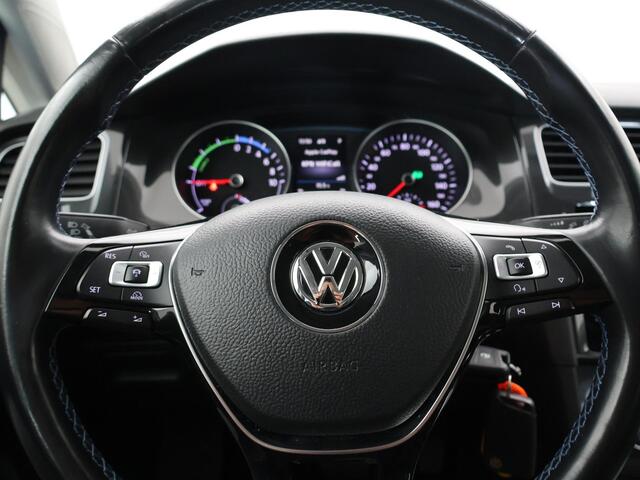 Volkswagen e-Golf + ADAPTIVE CRUISE | APPLE CARPLAY | LED | NAVIGATIE