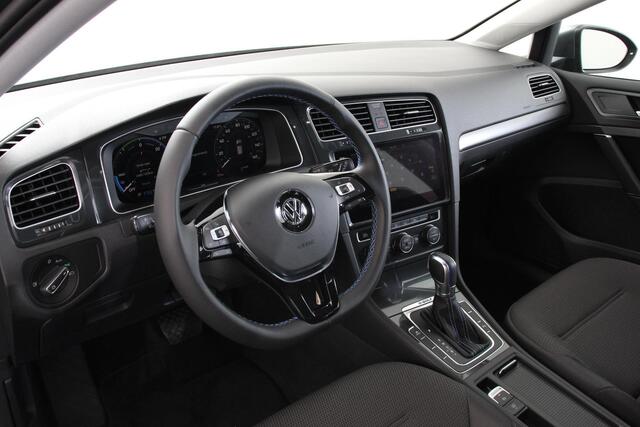 Volkswagen e-Golf e-Golf Navigatie Digitale cockpit Led Bluetooth Cruise control adaptive Lichtmetalen Velgen