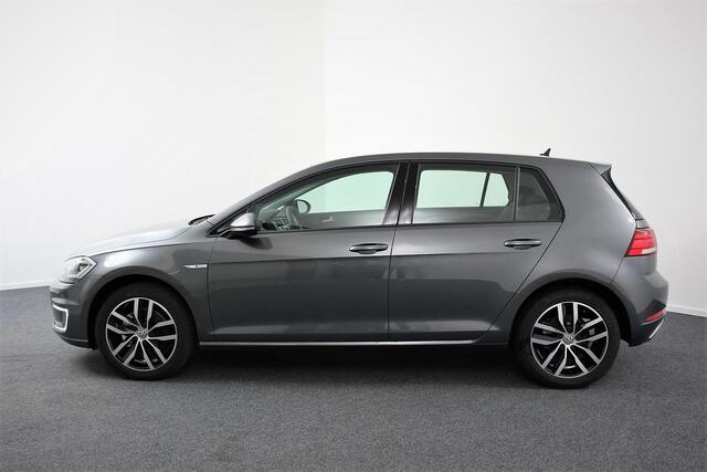 Volkswagen e-Golf e-Golf Navigatie Digitale cockpit Led Bluetooth Cruise control adaptive Lichtmetalen Velgen