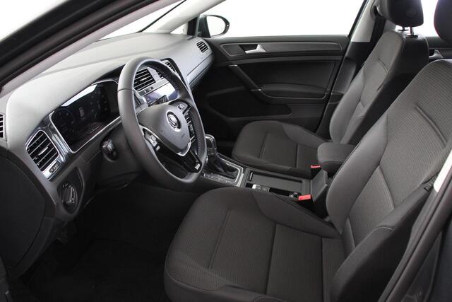 Volkswagen e-Golf e-Golf Navigatie Digitale cockpit Led Bluetooth Cruise control adaptive Lichtmetalen Velgen