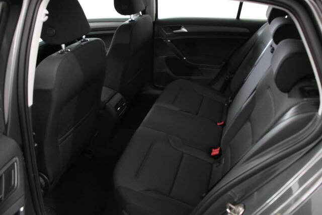 Volkswagen e-Golf e-Golf Navigatie Digitale cockpit Led Bluetooth Cruise control adaptive Lichtmetalen Velgen
