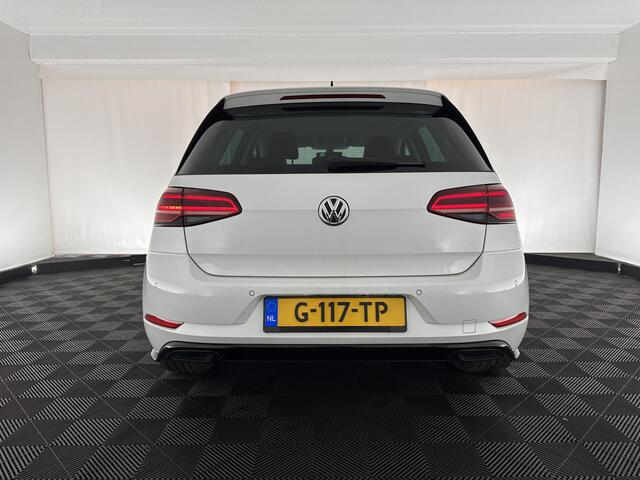 Volkswagen e-Golf E-DITION (INCL.BTW) *FULL-LEATHER | DIGI-COCKPIT | FULL-LED | ADAPTIVE-CRUISE | DYNAUDIO | NAVI-FULLMAP | CAMERA | DAB+ | SPORT-SEATS | HEATED-SEATS | 18''ALU | ECC | PDC