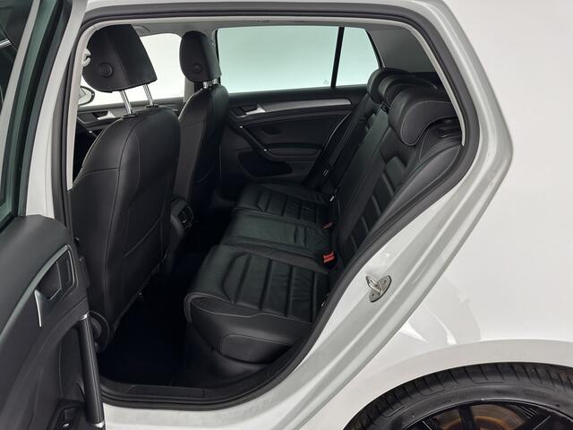 Volkswagen e-Golf E-DITION (INCL.BTW) *FULL-LEATHER | DIGI-COCKPIT | FULL-LED | ADAPTIVE-CRUISE | DYNAUDIO | NAVI-FULLMAP | CAMERA | DAB+ | SPORT-SEATS | HEATED-SEATS | 18''ALU | ECC | PDC