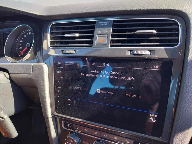 Volkswagen e-Golf 100 KW ADAPT CRUISE APPLE CARPLAY LEER FULL LED NAVI ECC