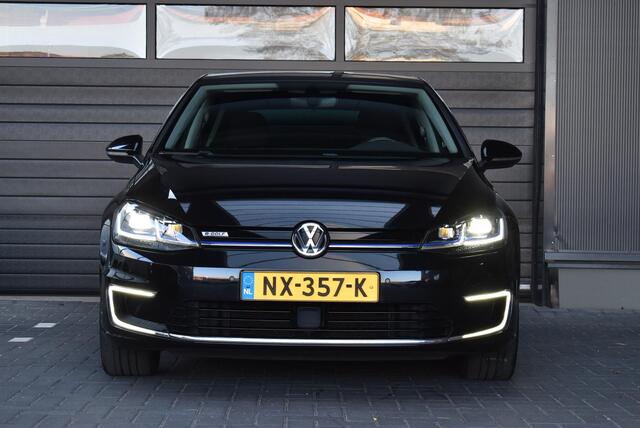 Volkswagen e-Golf e-Golf / Carplay / lichtmetaal / parkeersensoren voor&achter /