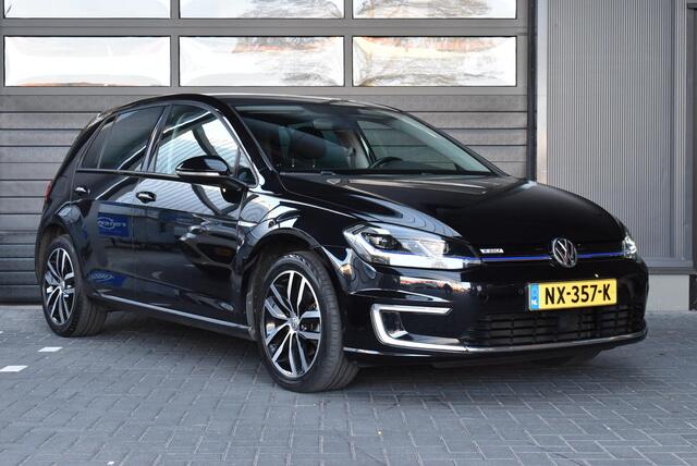 Volkswagen e-Golf e-Golf / Carplay / lichtmetaal / parkeersensoren voor&achter /