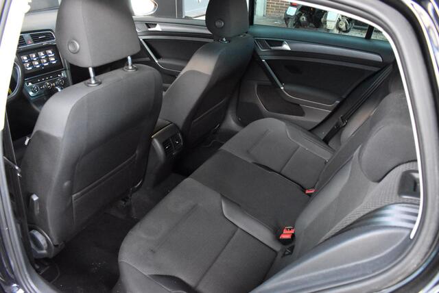 Volkswagen e-Golf e-Golf / Carplay / lichtmetaal / parkeersensoren voor&achter /