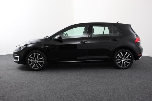 Volkswagen e-Golf e-Golf Navigatie Digitale Cockpit Lichtmetalen velgen Bluetooth Cruise Control
