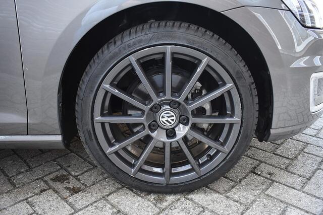 Volkswagen e-Golf e-Golf | Lederen Bekleding | Zwarte Velgen | Privacy Glass | Lage km. stand! |
