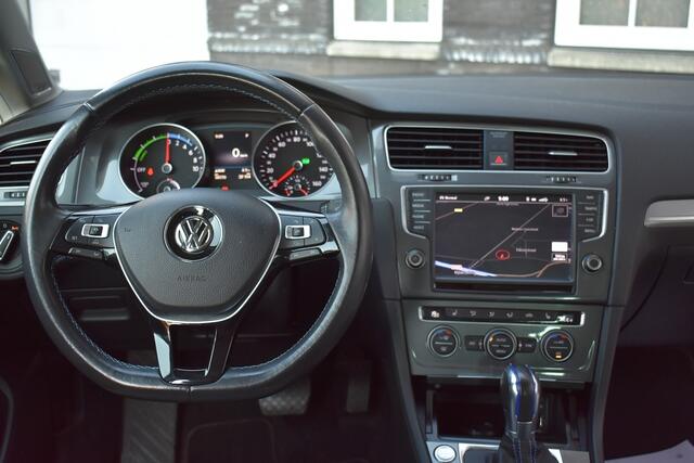 Volkswagen e-Golf e-Golf | Lederen Bekleding | Zwarte Velgen | Privacy Glass | Lage km. stand! |