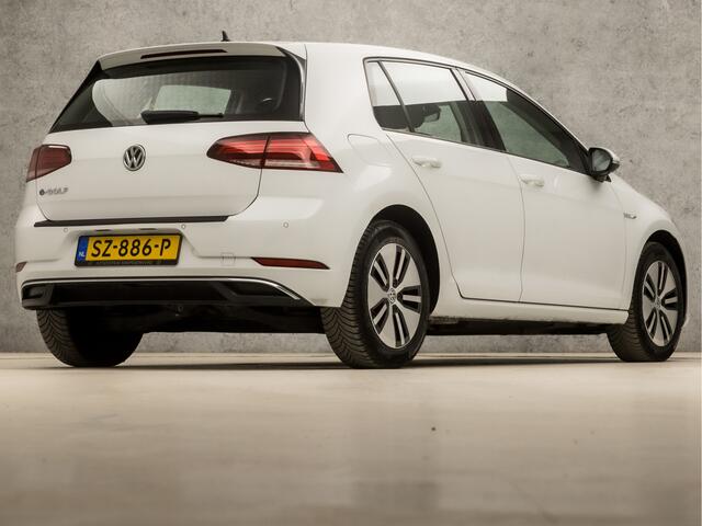 Volkswagen e-Golf Sport Automaat (DIGITAL COCKPIT, APPLE CARPLAY, GROOT NAVI, CLIMATE, ADAPTIVE CRUISE, SPORTSTOELEN, PARKEERSENSOREN, LED KOPLAMPEN, NIEUWSTAAT)