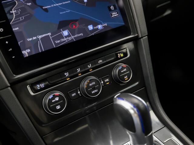 Volkswagen e-Golf Sport Automaat (DIGITAL COCKPIT, APPLE CARPLAY, GROOT NAVI, CLIMATE, ADAPTIVE CRUISE, SPORTSTOELEN, PARKEERSENSOREN, LED KOPLAMPEN, NIEUWSTAAT)