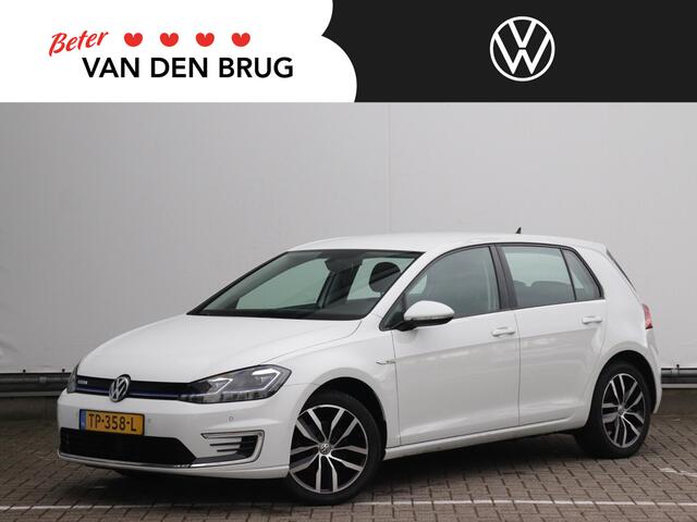 Volkswagen e-Golf e-Golf | Warmtepomp | Navigatie | Parkeersensoren | Adaptive cruise control | App-connect | Climate control |