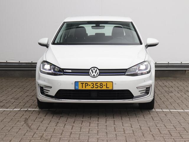 Volkswagen e-Golf e-Golf | Warmtepomp | Navigatie | Parkeersensoren | Adaptive cruise control | App-connect | Climate control |