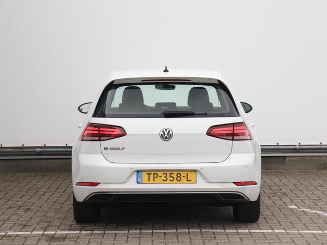 Volkswagen e-Golf e-Golf | Warmtepomp | Navigatie | Parkeersensoren | Adaptive cruise control | App-connect | Climate control |
