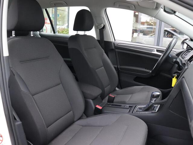 Volkswagen e-Golf e-Golf | Warmtepomp | Navigatie | Parkeersensoren | Adaptive cruise control | App-connect | Climate control |