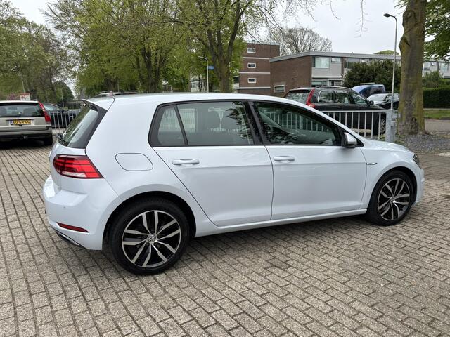 Volkswagen e-Golf ACC LED PDC V+A APK 1-2027