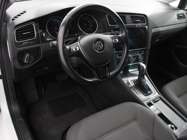 Volkswagen e-Golf 100KW Automaat Edition Volkswagen e-Golf e-Golf | Navigatie | Climate Control | Warmtepomp | Parkeersensoren V+A | Privacy Glass |