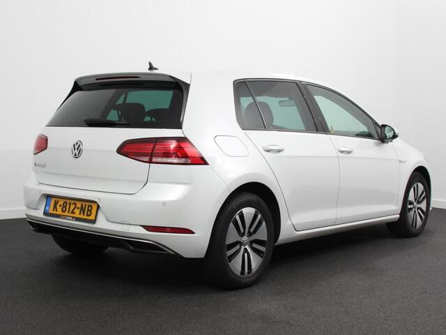 Volkswagen e-Golf 100KW Automaat Edition Volkswagen e-Golf e-Golf | Navigatie | Climate Control | Warmtepomp | Parkeersensoren V+A | Privacy Glass |