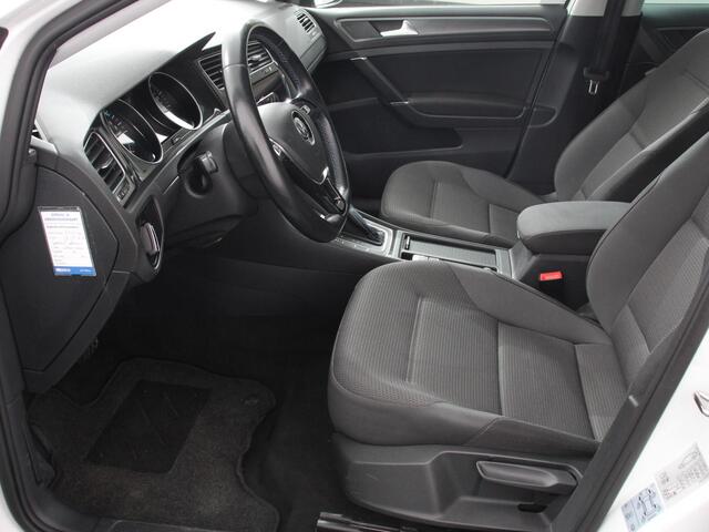 Volkswagen e-Golf 100KW Automaat Edition Volkswagen e-Golf e-Golf | Navigatie | Climate Control | Warmtepomp | Parkeersensoren V+A | Privacy Glass |