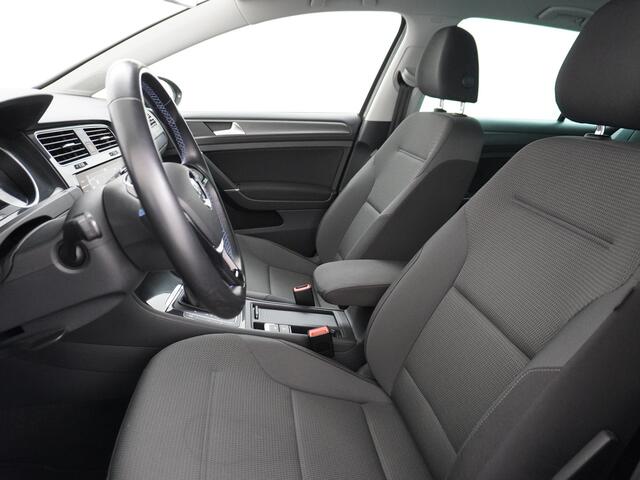 Volkswagen e-Golf AUT. Adaptive Cruise Apple Carplay Android Navi Climatronic Pdc Led Regen-Lichtsensor 36kWh Privacy Glas Bluetooth Spiegelpakket Car-Net App-Connect Wifi E-DITION 1e Eigenaar