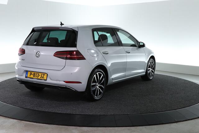 Volkswagen e-Golf e-Golf | CARPLAY | CAMERA | ACC | STOELVERW. |