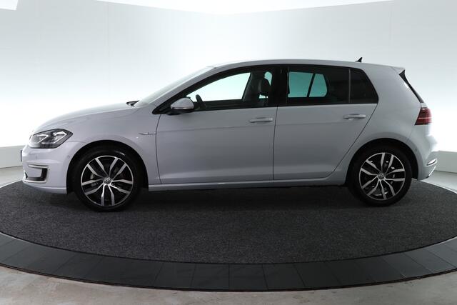 Volkswagen e-Golf e-Golf | CARPLAY | CAMERA | ACC | STOELVERW. |