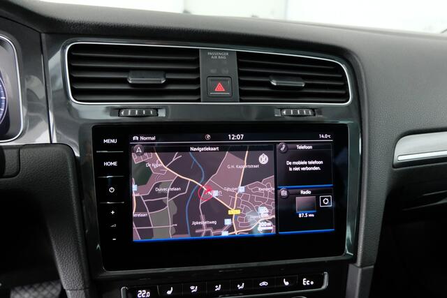 Volkswagen e-Golf e-Golf | CARPLAY | CAMERA | ACC | STOELVERW. |